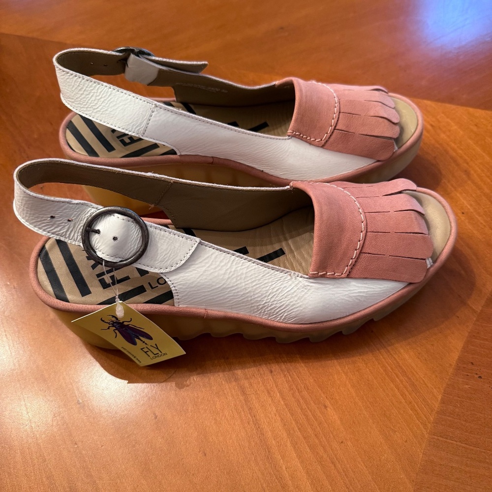 New Fly London Wedge Sandals Bind303 Luxor Cupido Off White/Pink Fringe size 39
